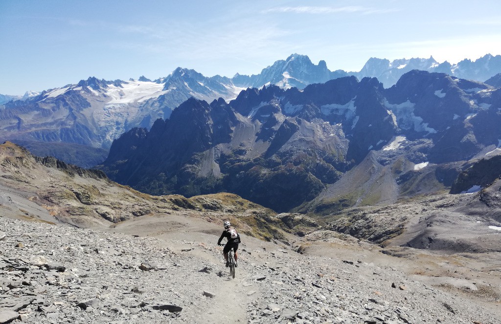 #12 Sympa aussi avec le Tour en toile de fond Sympa aussi avec le Tour en toile de fond