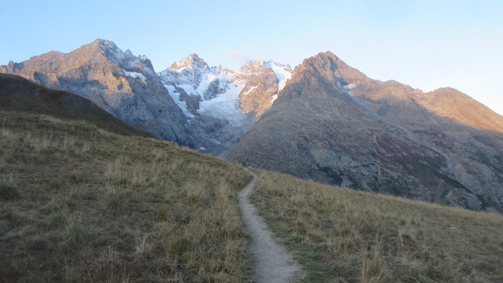 Sentier des Crevasses, face à la Meije