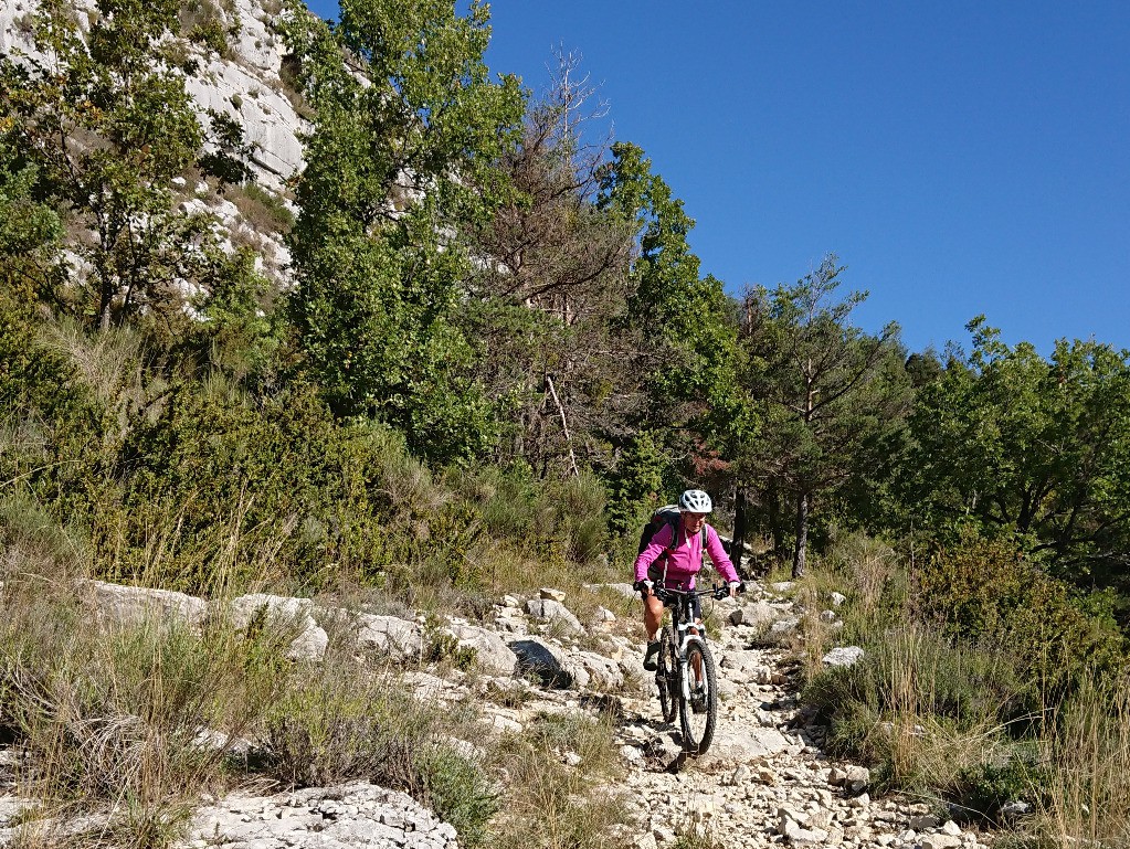 Descente du col de St Jean sur Ubraye