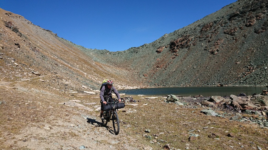 Début de descente du col de la Noire