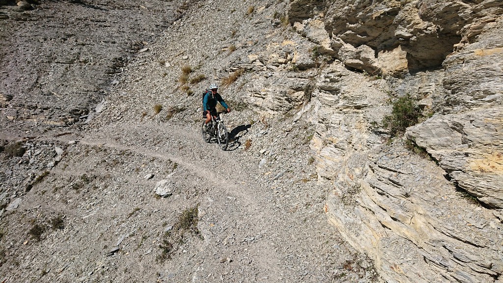 Traversée de ravines avant la cabane de Pasquier