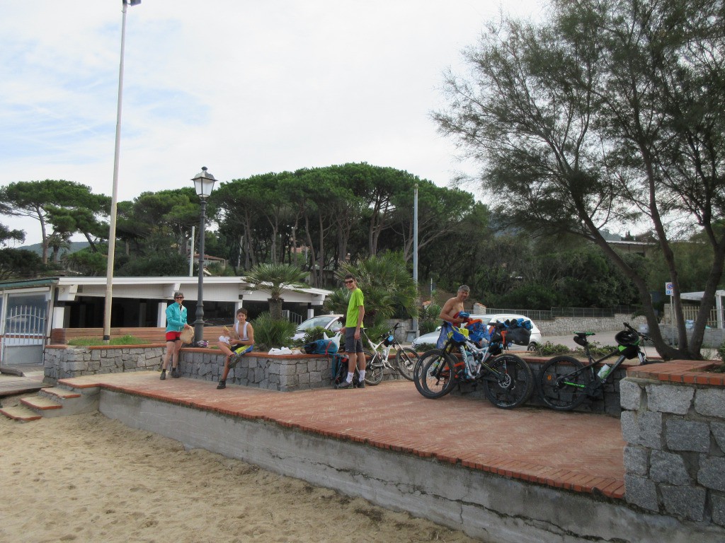 #4 on a la plage pour nous tout seuls on a la plage pour nous tout seuls