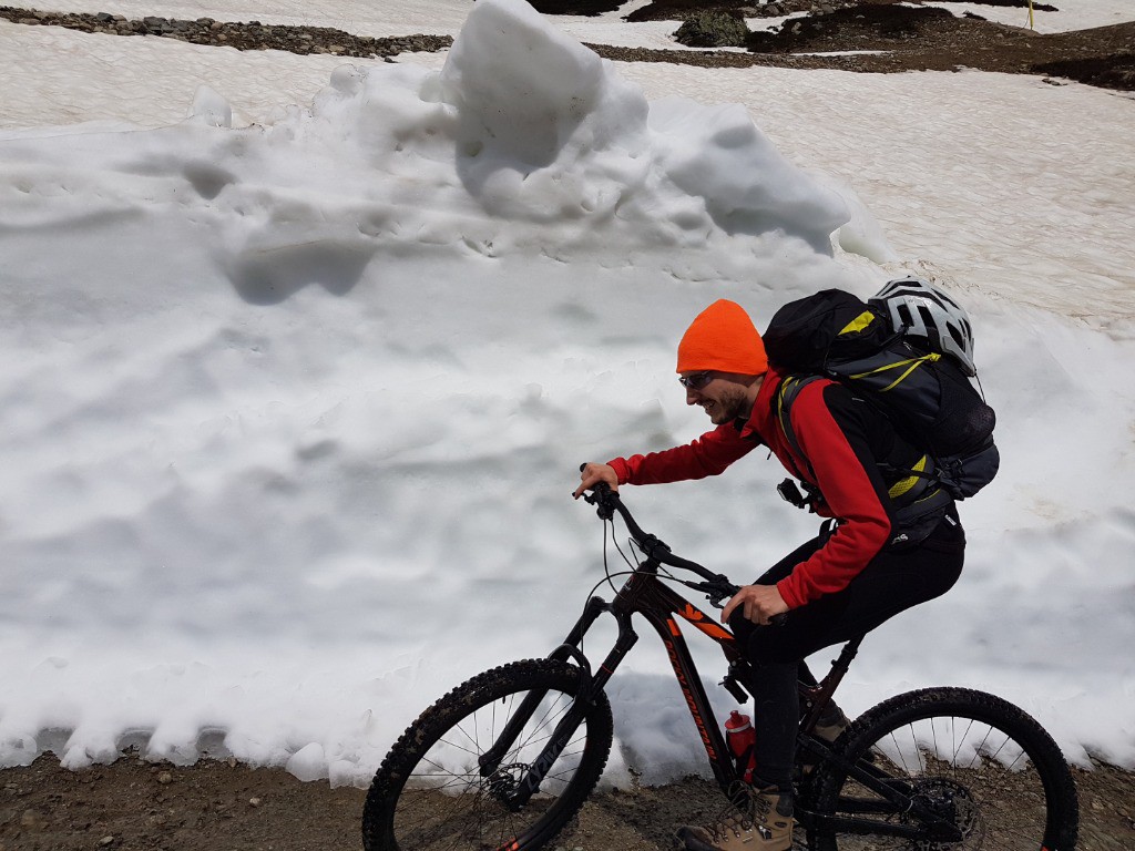 Il reste une bonne épaisseur de neige.