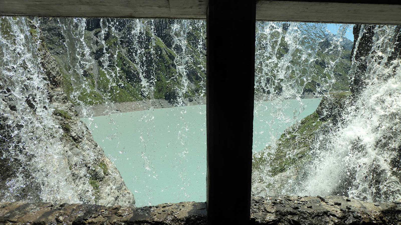 Vue liquide depuis la piste sous-terraine