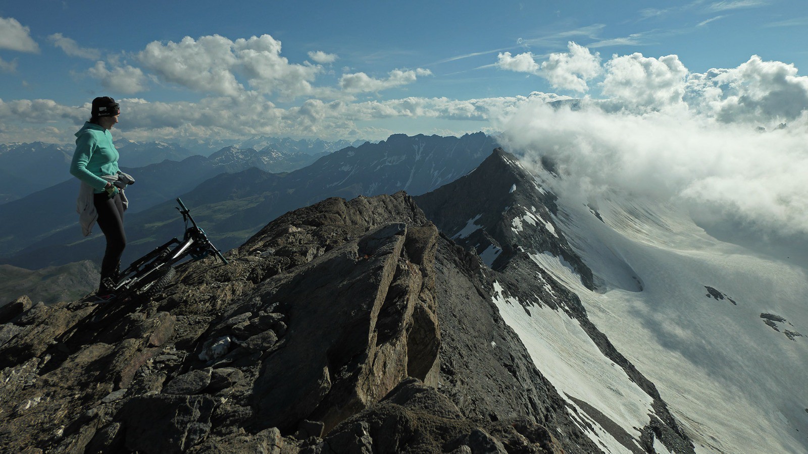 #14 Sur la crête du Mont Avril. Sur la crête du Mont Avril.