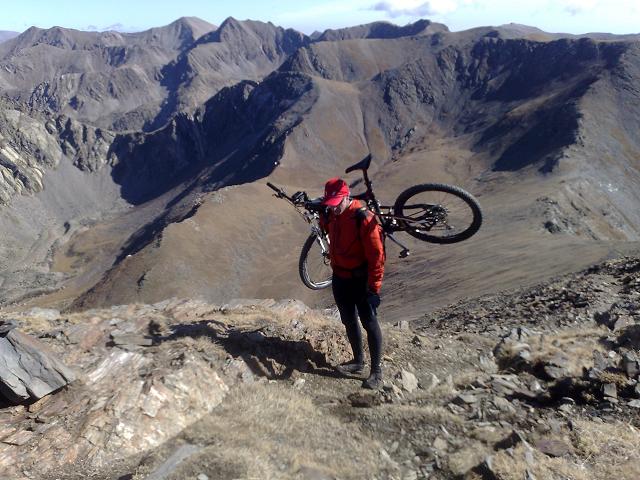 Marco : Les derniers efforts avant la longue descente sur Eyne.