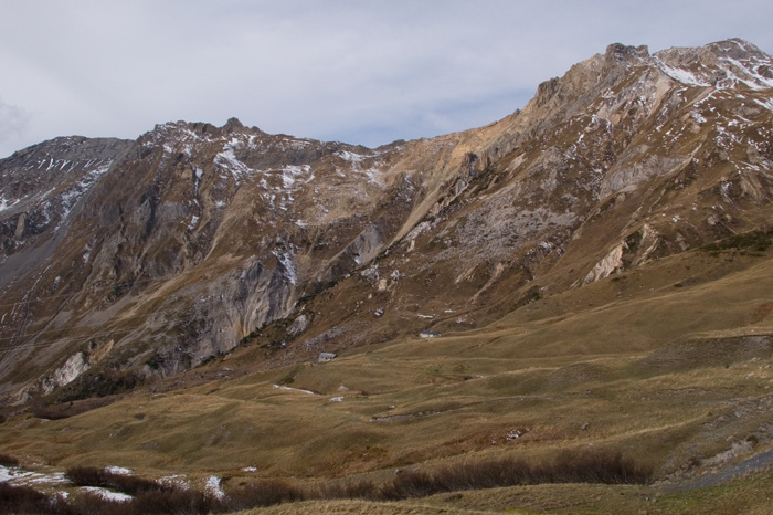 Col du Bonhomme versant Est : Avec un peu de neige sur le sentier...C'est bon ça