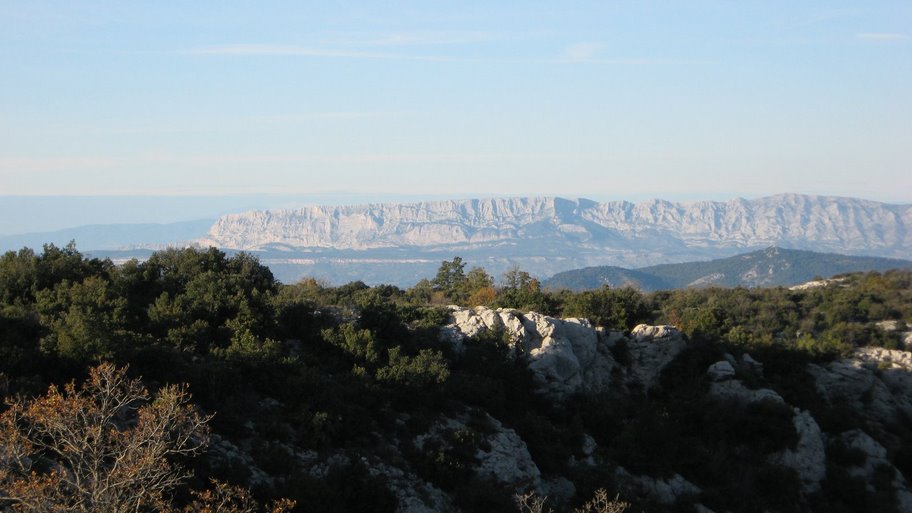 #4 Montagne Sainte Victoire : La Montagne Sainte Victoire vue du Col du Cros Montagne Sainte Victoire : La Montagne Sainte Victoire vue du Col du Cros