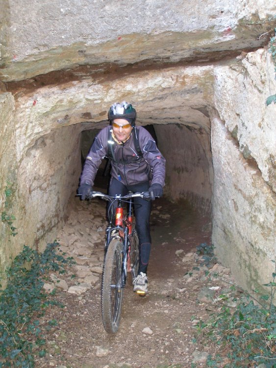 Tunnel romain : Pascal va de surprises en surprises !
