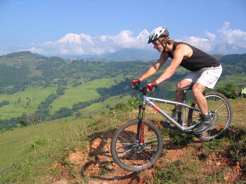 #1 POKHARA : charly pop dans ses oeuvres POKHARA : charly pop dans ses oeuvres