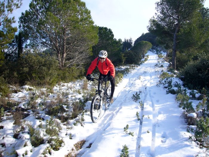 Descente joueuse : Gaffe...ça glisse !
(photo Alain)