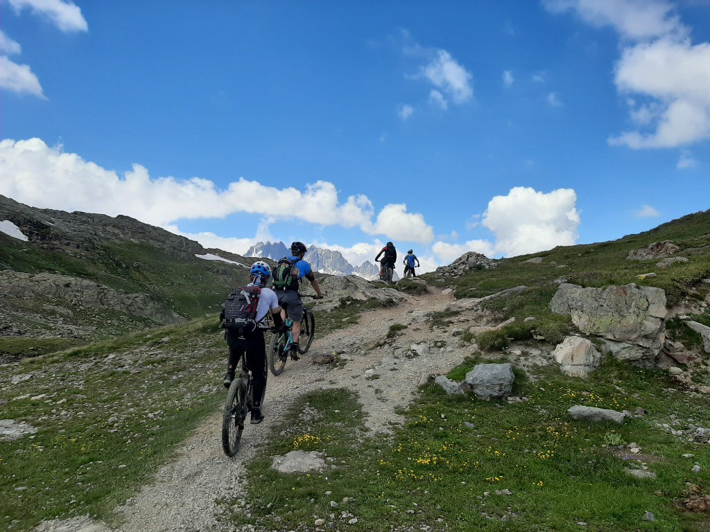 remontée vers le col nord