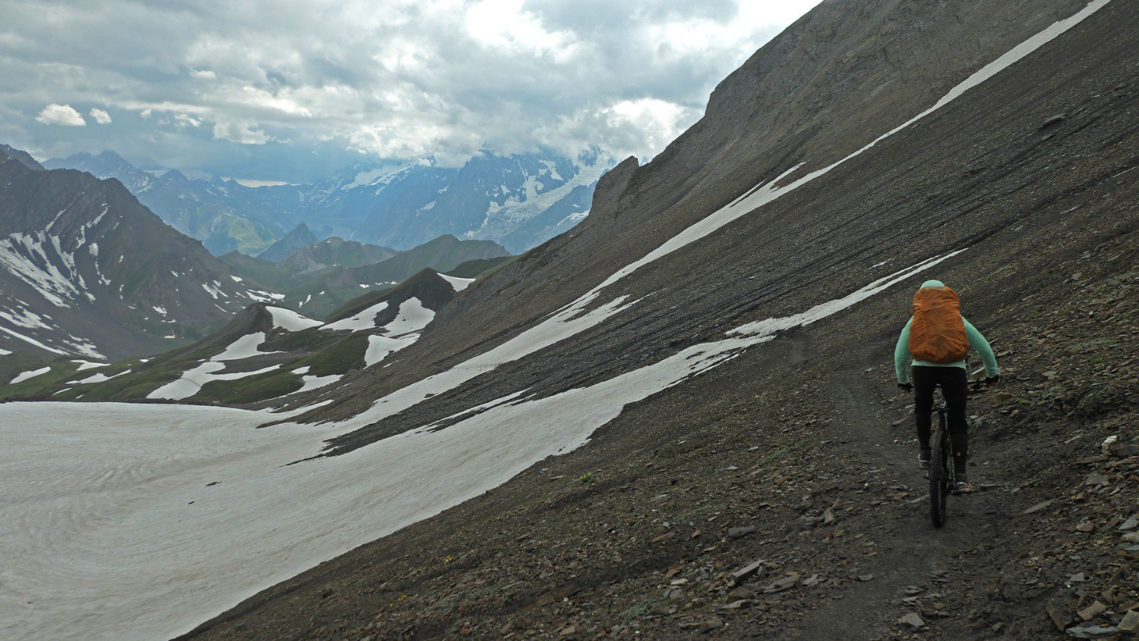 Descente du col de Malatra