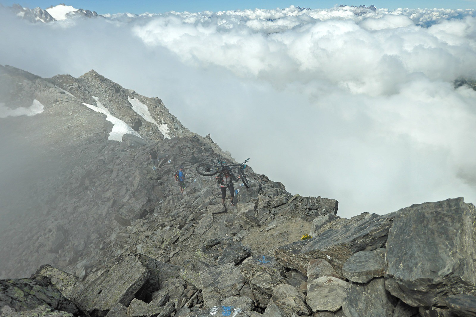 Sur la crête qui monte au Rogneux