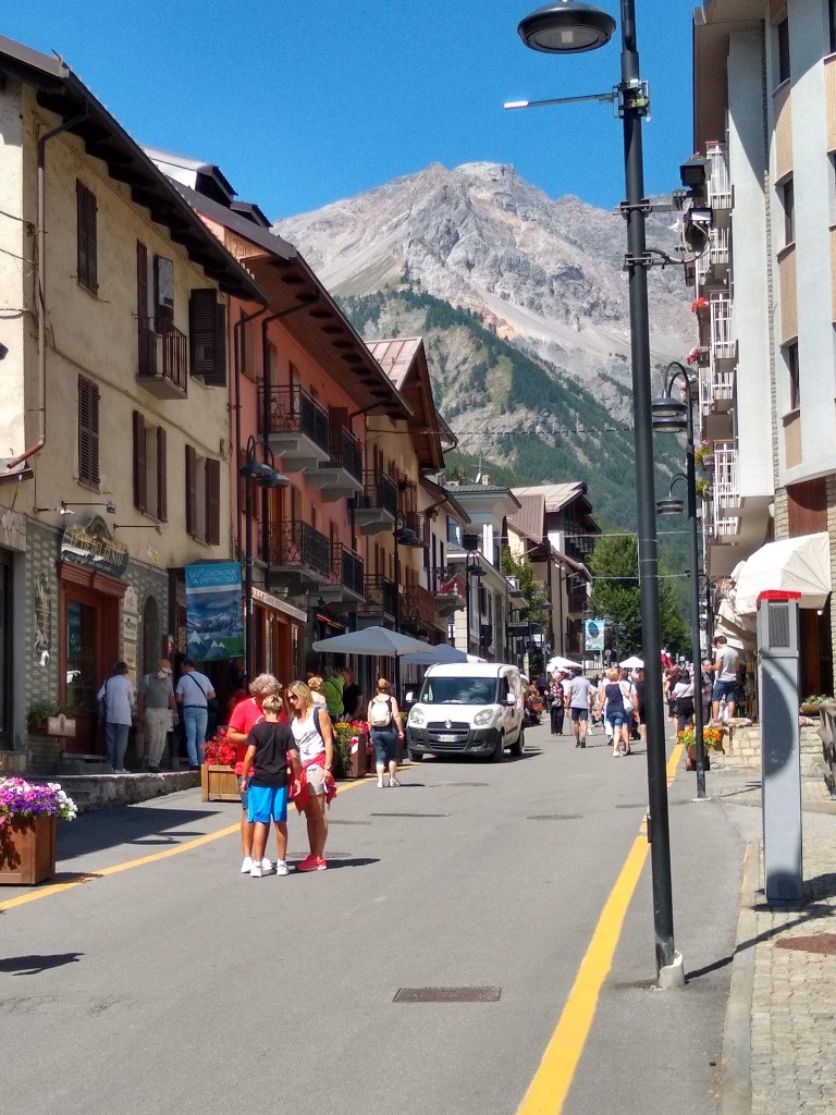 Affluence à Bardonecchia, changement d'ambiance !