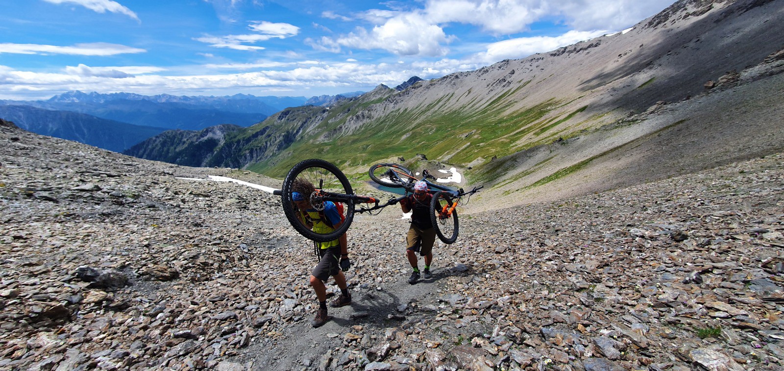 #7 Richard et Bobo en termine avec la montée au col de Rasis Richard et Bobo en termine avec la montée au col de Rasis