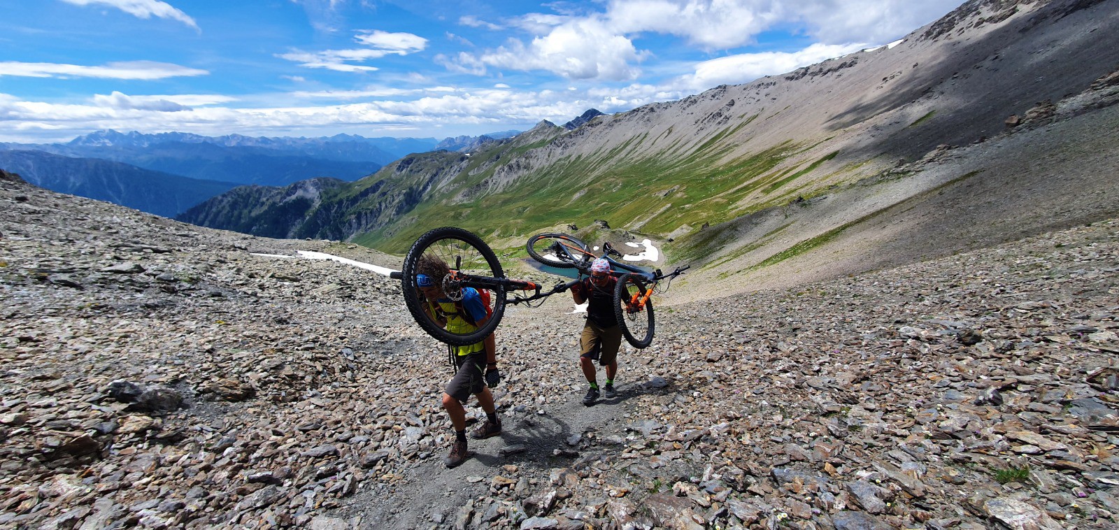 Richard et Bobo en termine avec la montée au col de Rasis