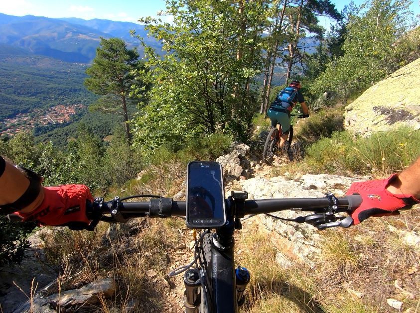 beaucoup plus de cailloux après