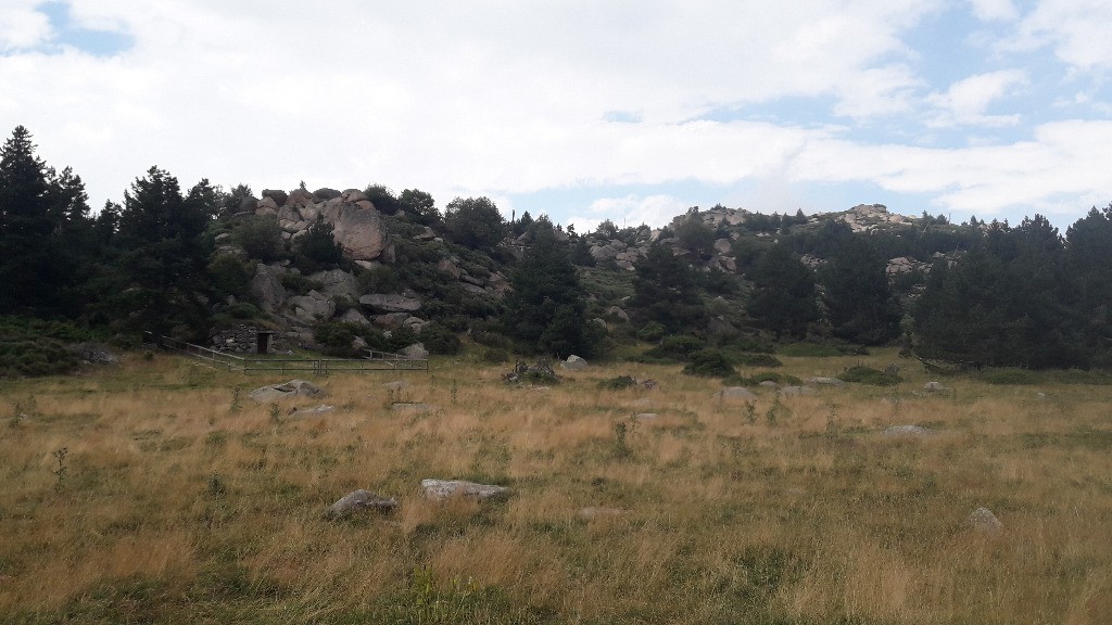 #35 Ambiance à la Jaca del Xais. Décision prise, je fais le grand tour, et il faudra se retaper la remontée depuis Sansa... Ambiance à la Jaca del Xais. Décision prise, je fais le grand tour, et il faudra se retaper la remontée depuis Sansa...