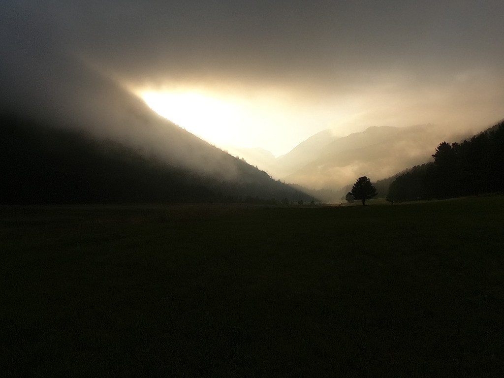 Finalement je vais chercher le coucher de soleil à dans le Galbe. Ca me fera plus de 130 km mais ça vaut le coup