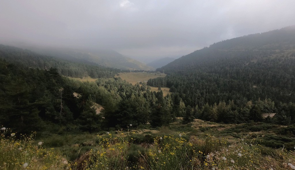 Vallée de Sansa entre les nuages