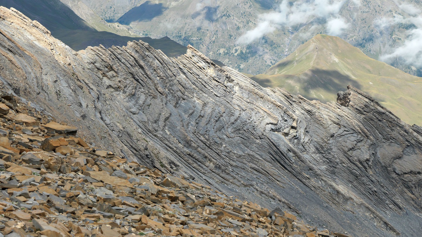 #7 Montée par le sentier ENE de Vautisse Montée par le sentier ENE de Vautisse