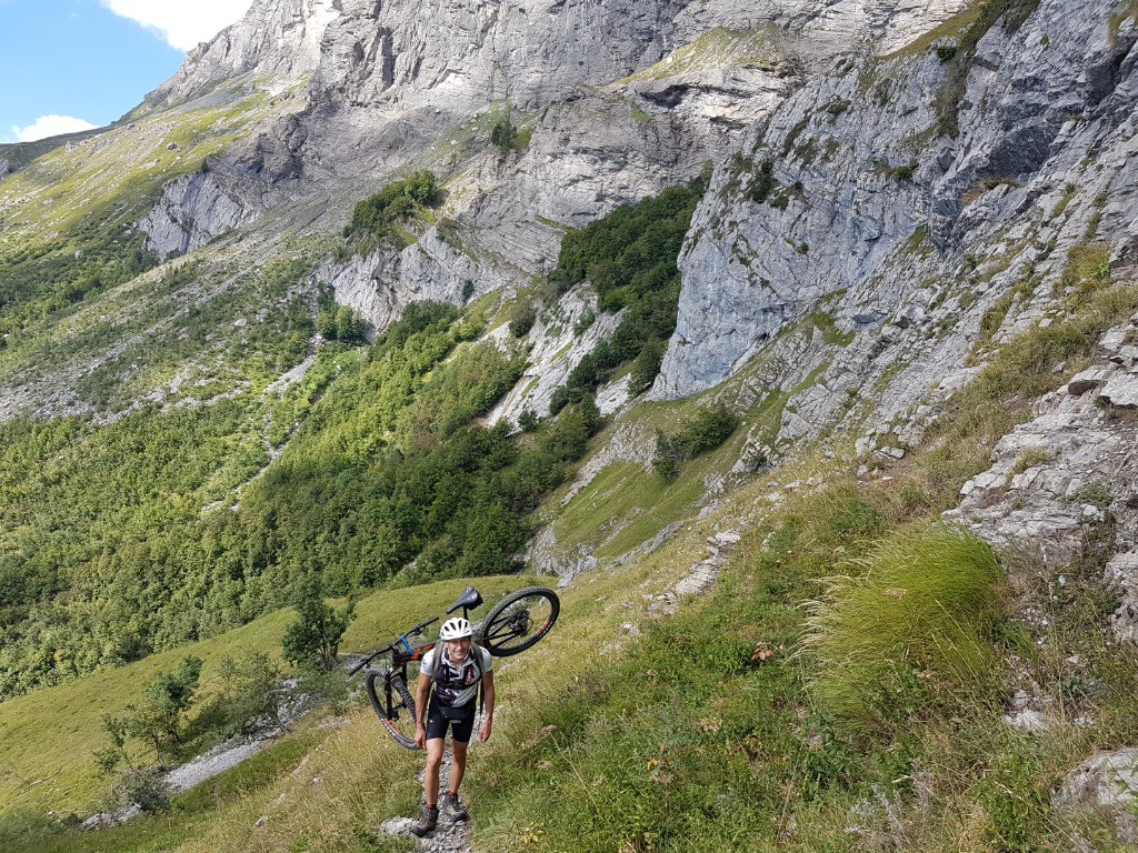 Nous sommes partis en mode portage avec les deux mains libres.