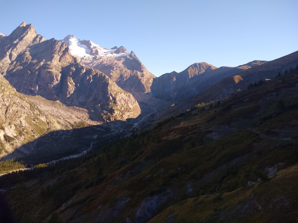 Balcon du Val Ferret au petit matin