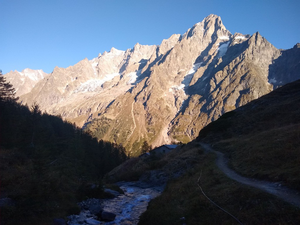 Balcon du Val Ferret au petit matin