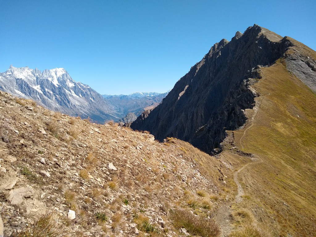 Sur les crêtes entre Fortin et Youla