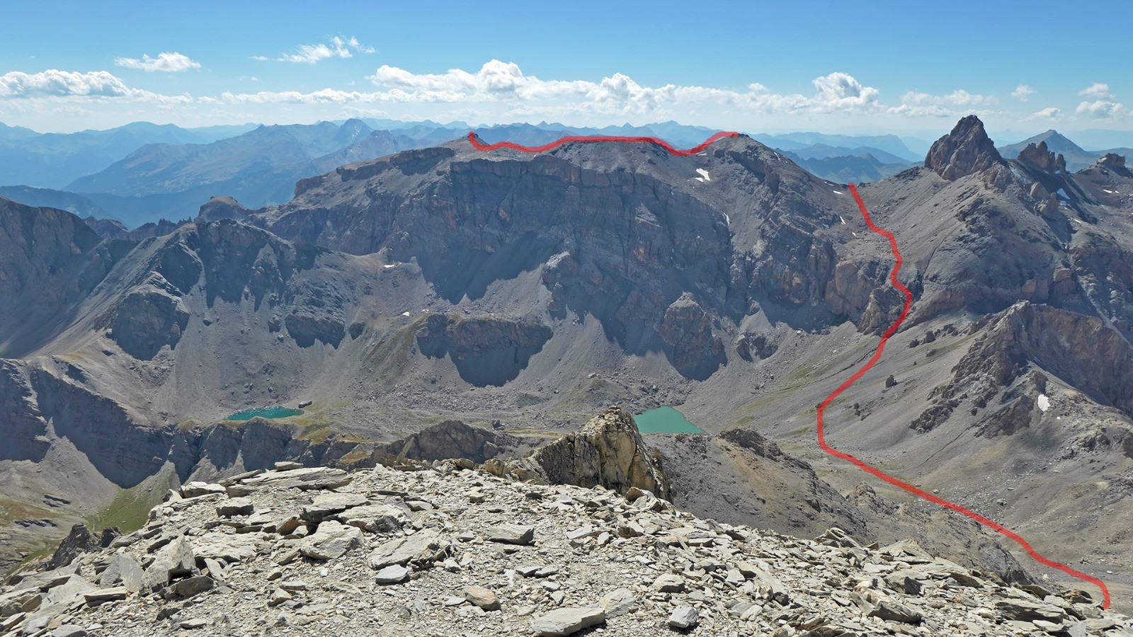 Depuis le Pic de Panestrel, vue sur la suite de l'itinéraire vers les Mortices