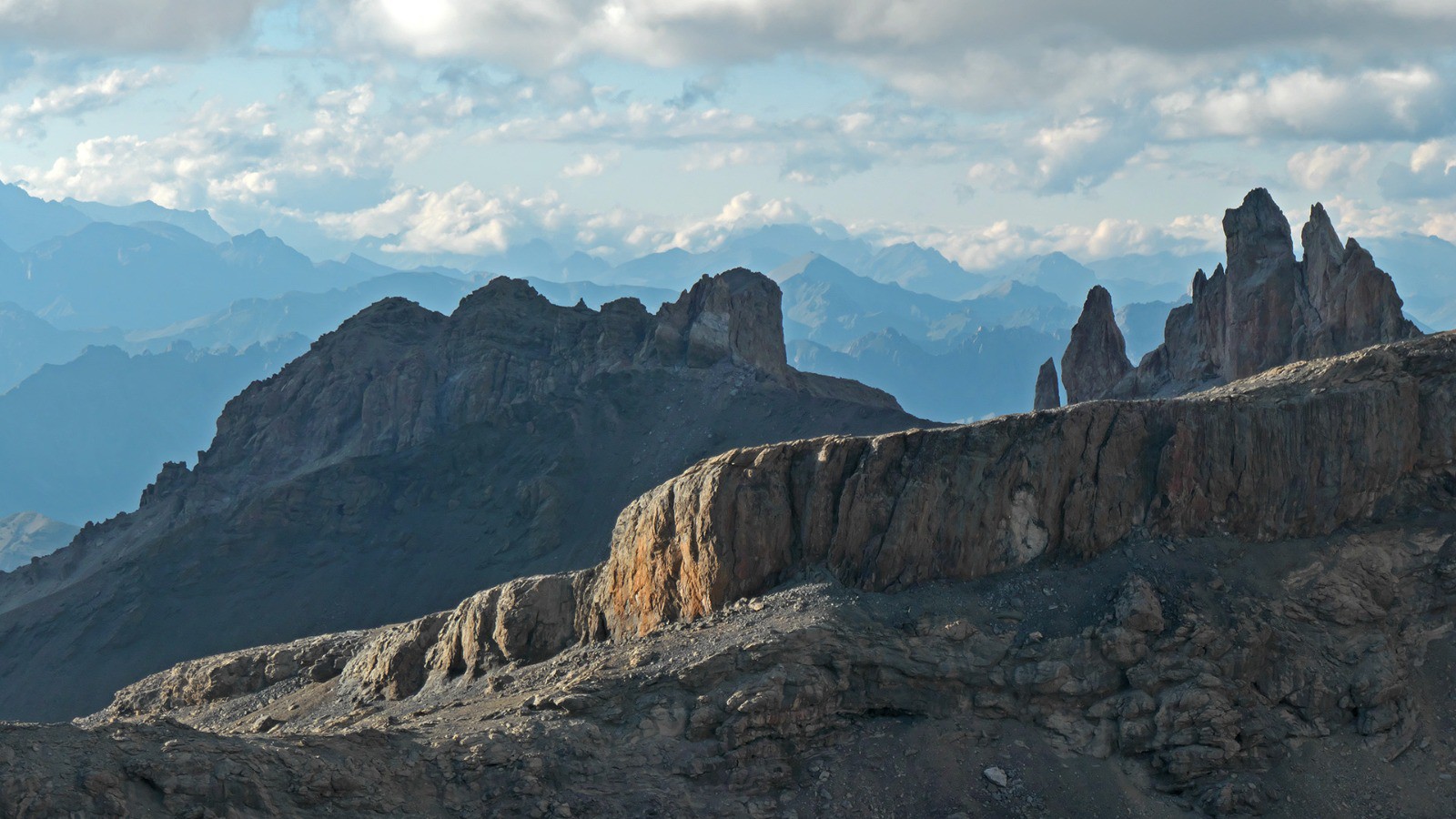 Lumières rasantes sur les Crêtes du Vallon Laugier