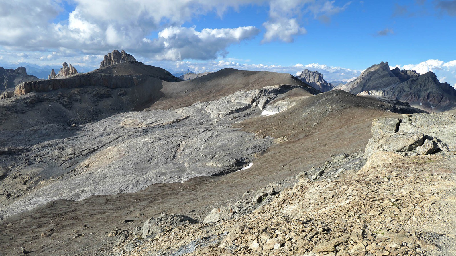 Depuis le sommet de la Mortice sud