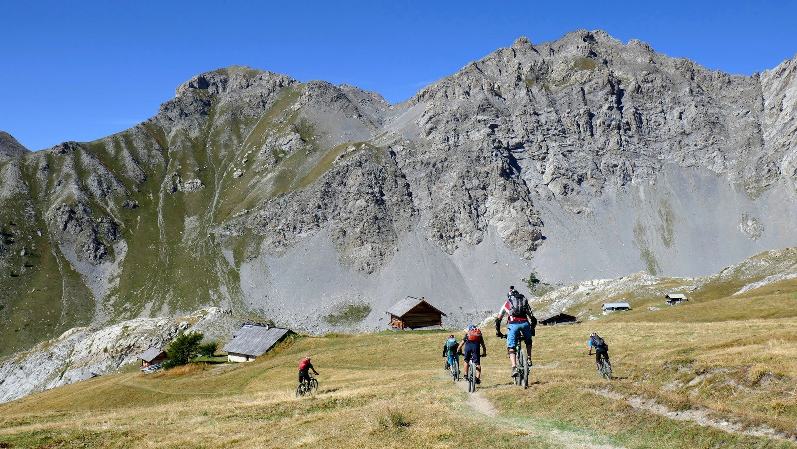 Ballade alpine dans les chalets de Furfande