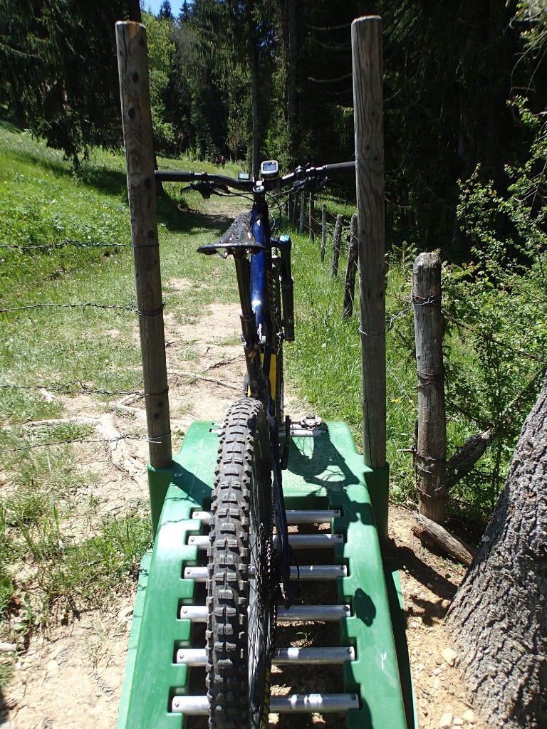 #9 Cette manie de planter les poteaux trop serrés ! Cette manie de planter les poteaux trop serrés !