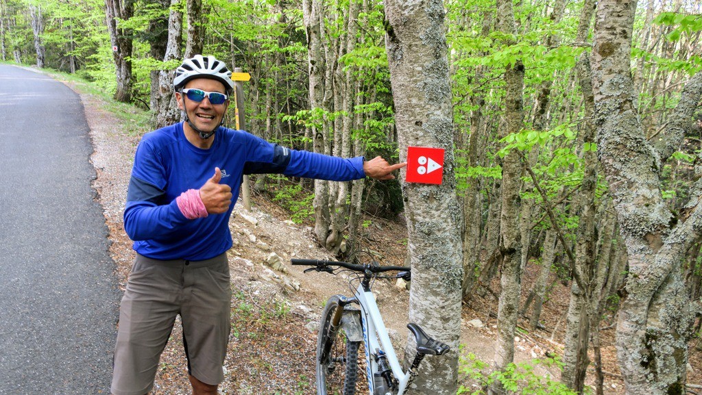 Celui là, il est fléché et il ne faut vraiment pas le rater ! Pour être bien certains, on va même le rouler 2 fois avec Nico :-D