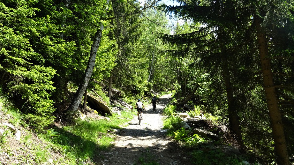 #8 Piste raide vers le Chapeau Piste raide vers le Chapeau