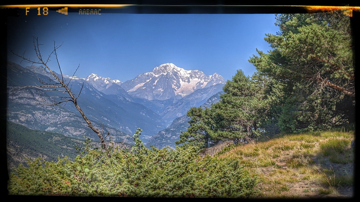 Vue sur la crête avant Petit Poignon