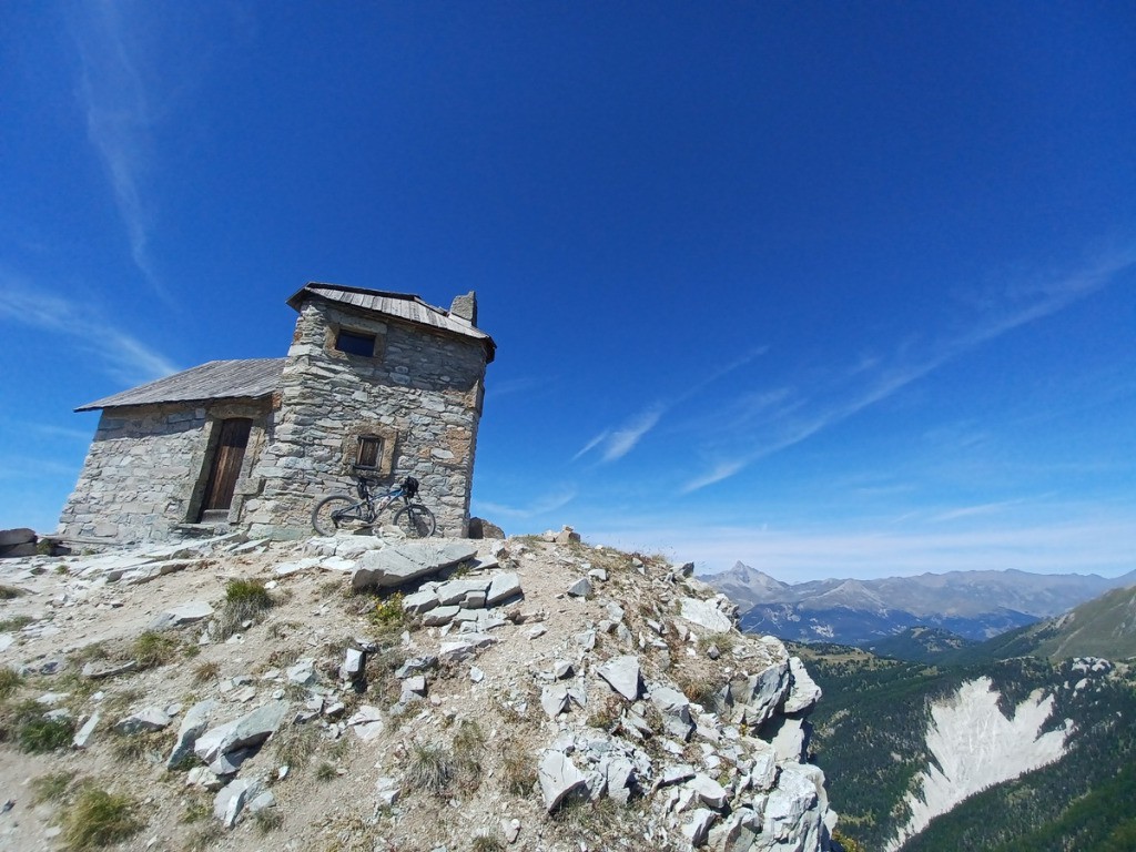 la "Maison de Gargamel" (Crête des Chambrettes)