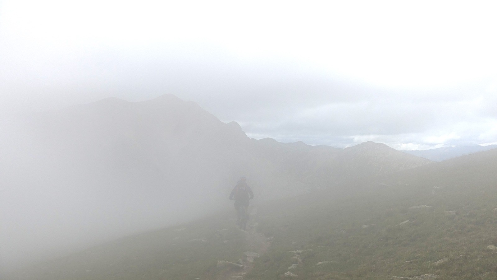 J5, descente à l'ouest du Pic de la Dona