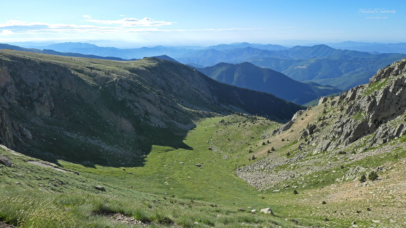 J5,depuis la Cime del Cums, vue vers les sierras franco-espagnoles à l'est