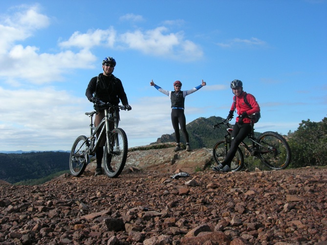 #3 les trois accolytes, au pied du Mont Vinaigre (non visible) les trois accolytes, au pied du Mont Vinaigre (non visible)