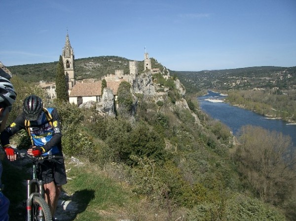 Tour des Gorges de l'Ardèche : Aiguèze
