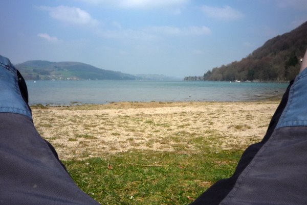 Farniente : Resto et sieste au soleil sur la plage verte pour récupérer ;-)