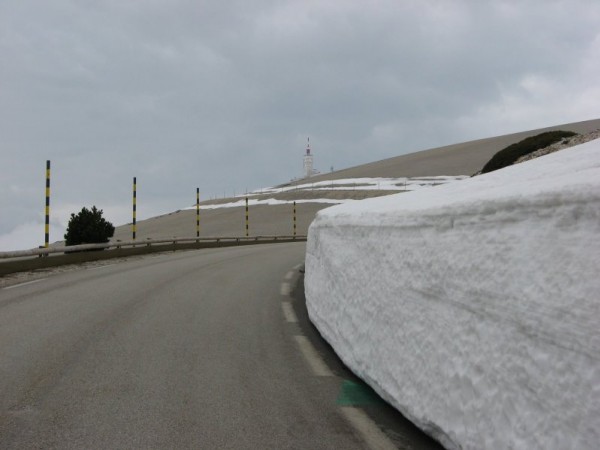 Montée sur la route : une bonne couche qui va encore bien tenir dans la saison pour refroidir les cyclistes...
