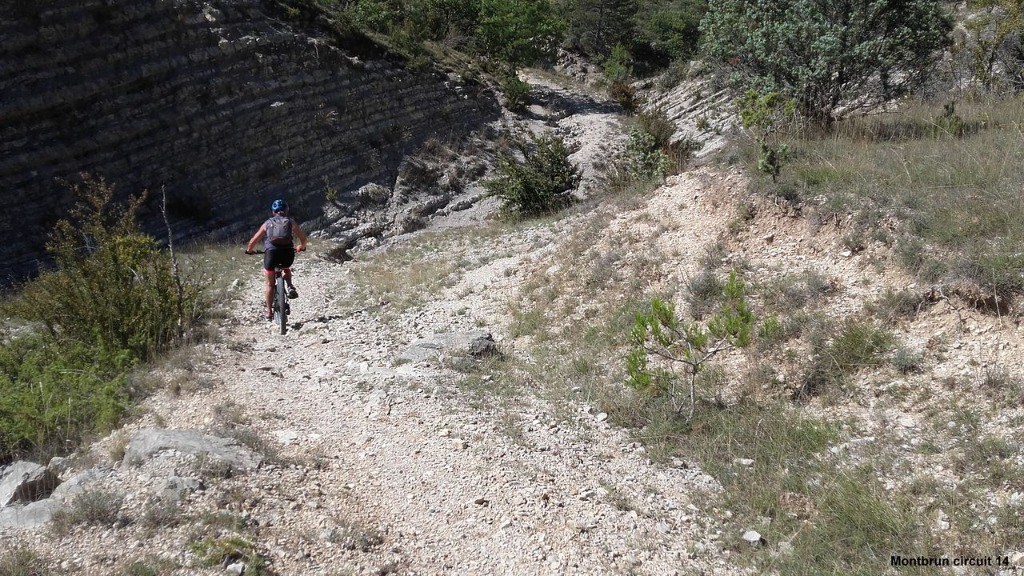 Montbrun, Un circuit bleu bien cassant