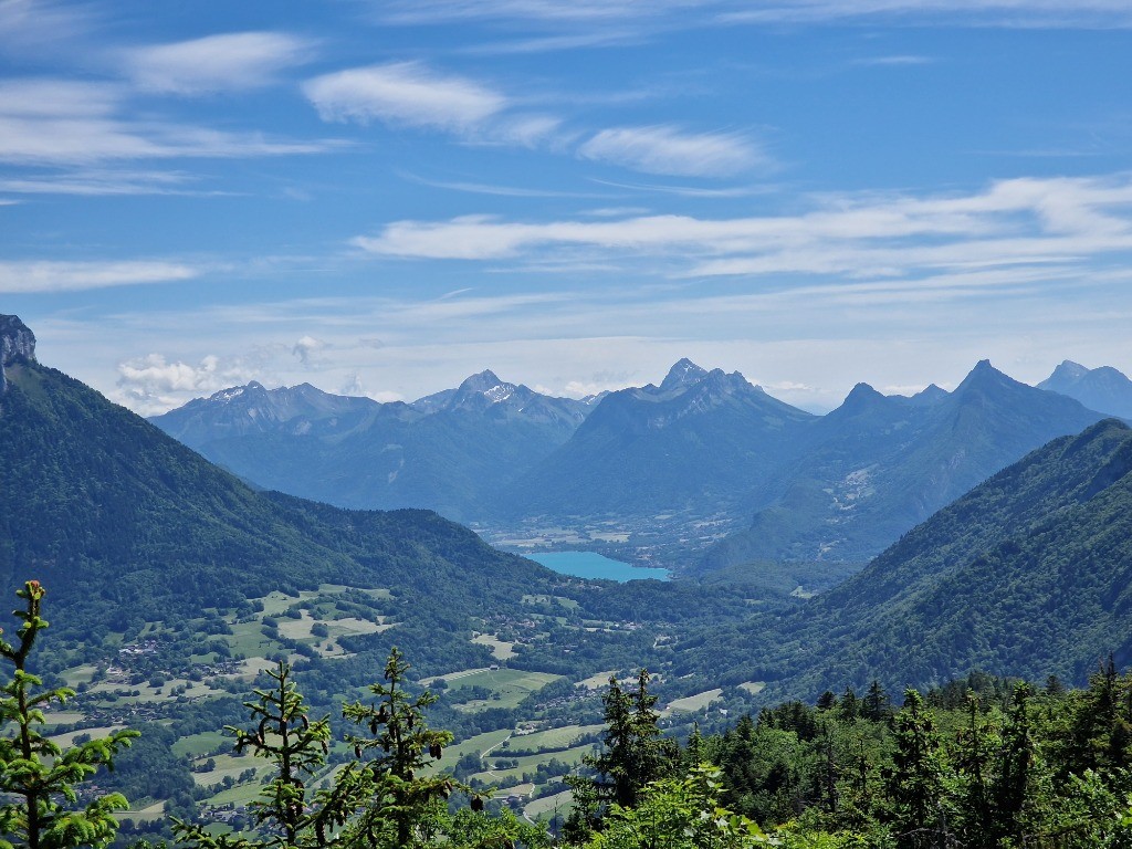 Vue du sommet du lachat de dingy