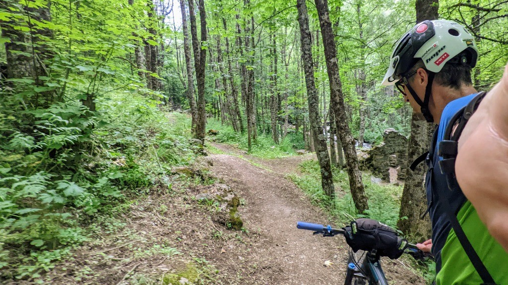 Remontée dans le vallon de Sarenne, superbe!