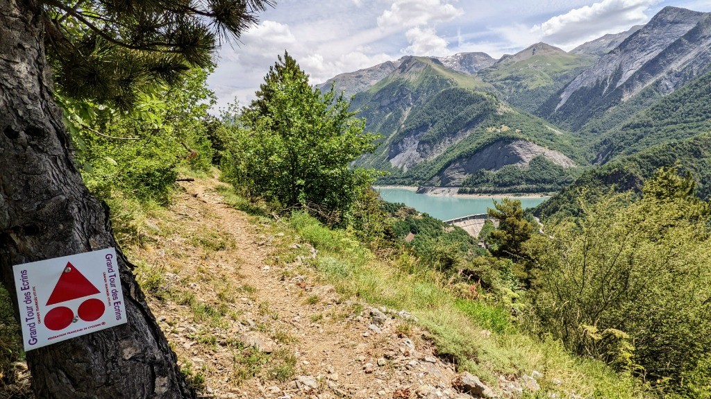 Ce tour des Ecrins donne encore envie avec ce balcon de l'oratoire du Follet