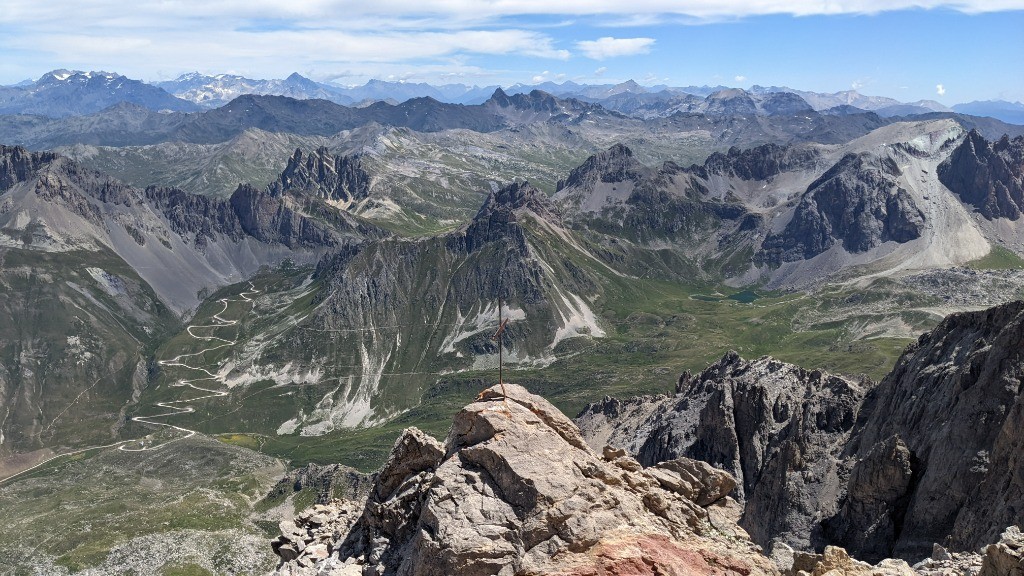 L'itinéraire du jour avec la piste, le balcon... Et celui de demain avec la Pointe des Cerces !